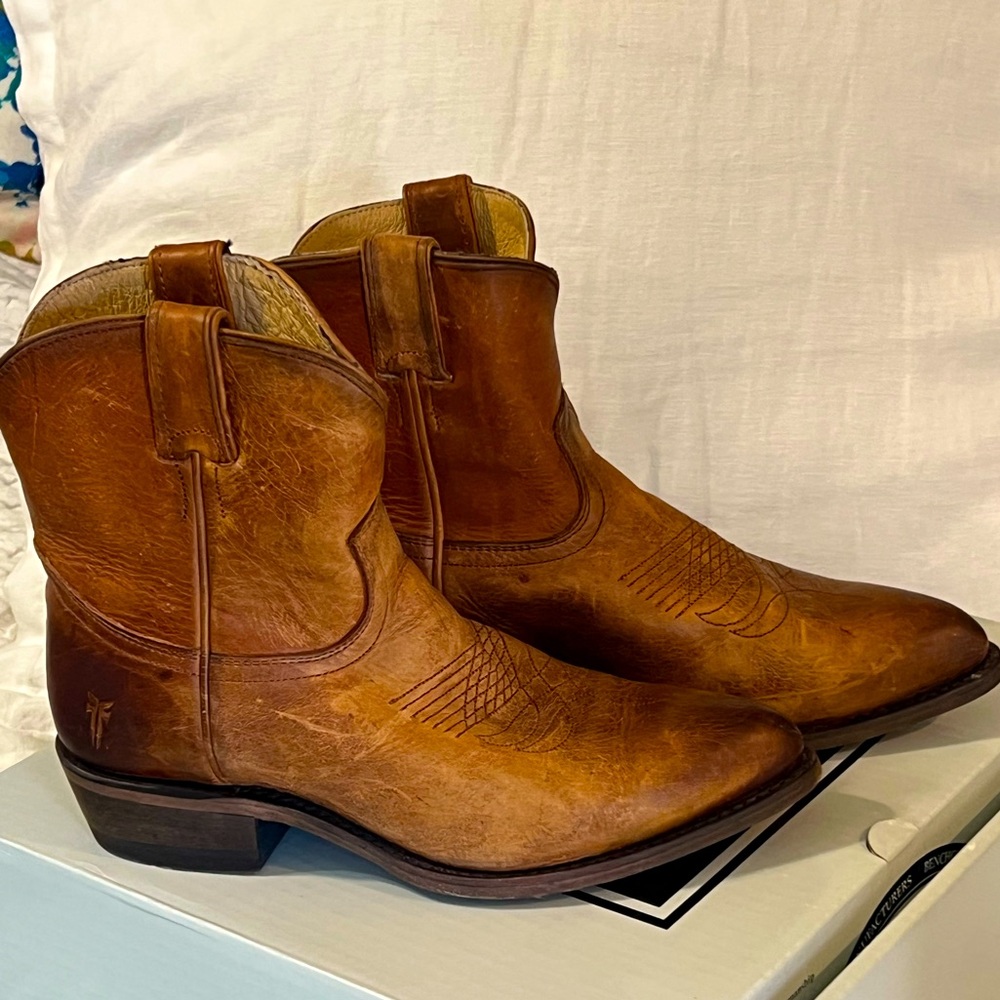 FRYE Billy short boot size 9.5